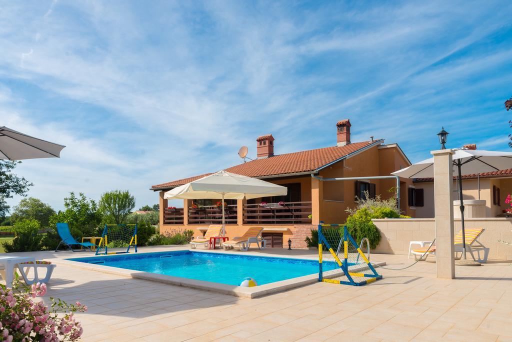 Hacienda Rosemary Villa Muntić Dış mekan fotoğraf