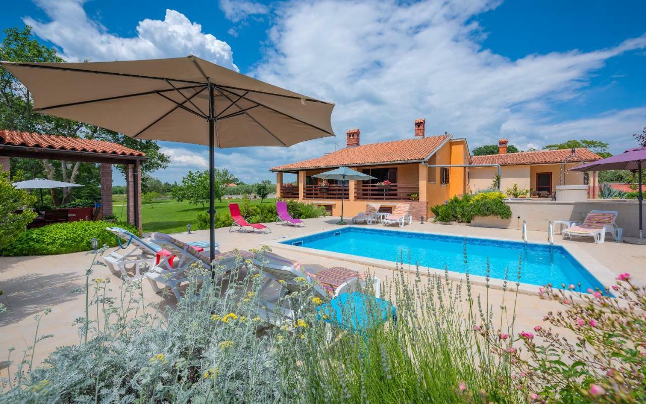 Hacienda Rosemary Villa Muntić Dış mekan fotoğraf